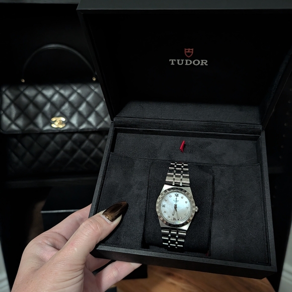 TUDOR Royal 34mm mother of pearl and diamond face - Picture 11 of 17